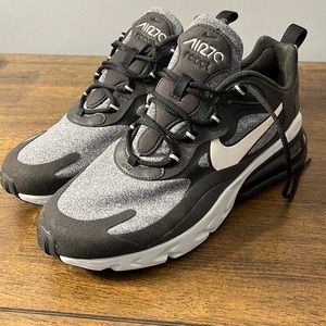 Nike Air Max 270 React Mens Size 9 NWOT